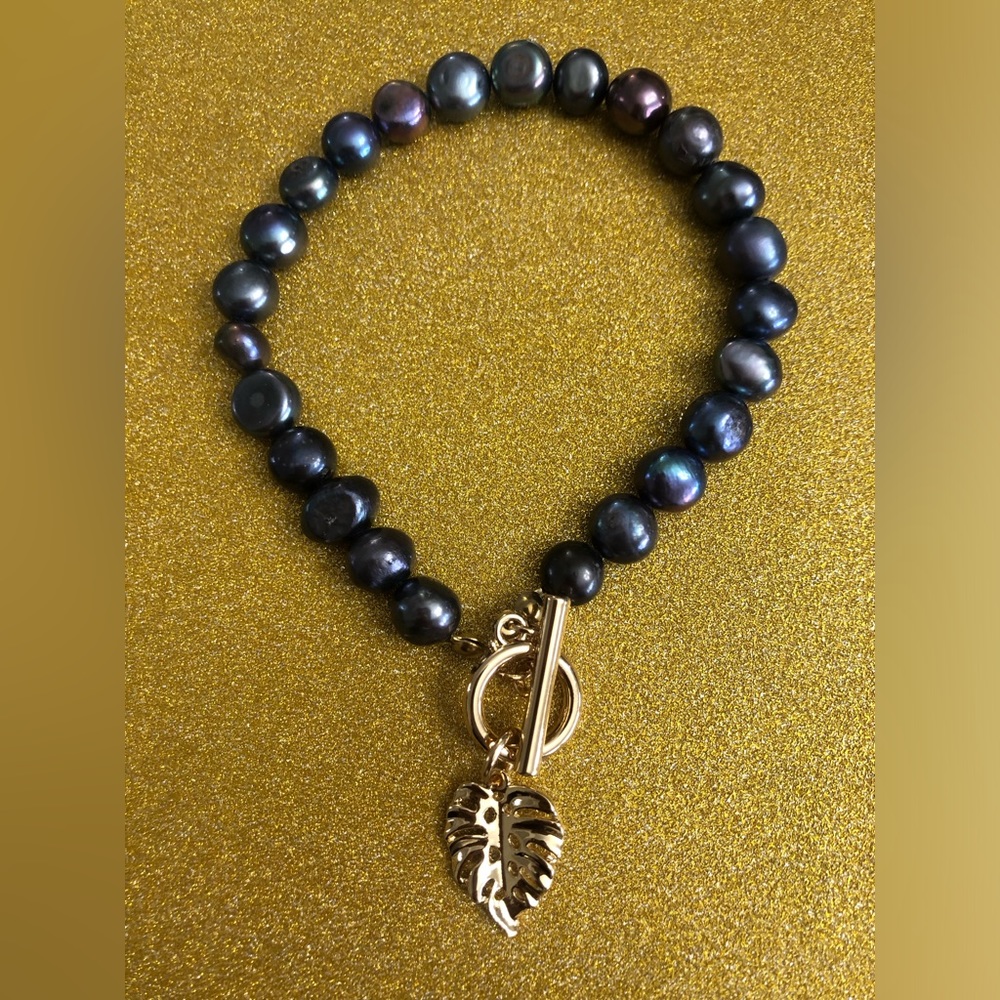 133. NEW Pearl New Design Bracelet